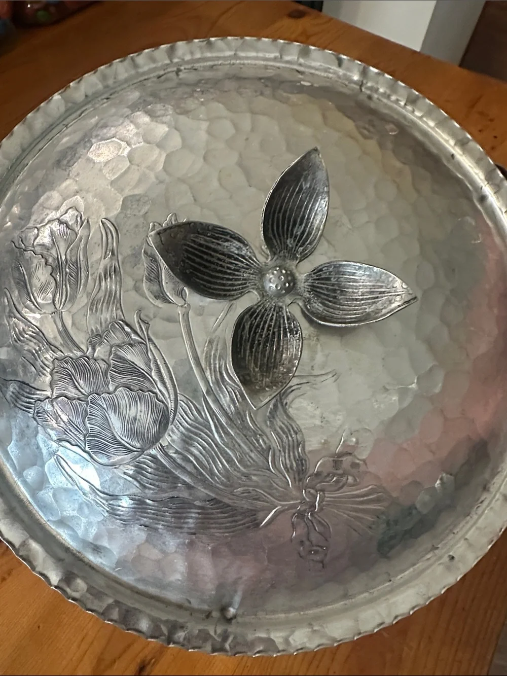 Vintage Hammered Aluminum Covered Tulip Casserole Dish